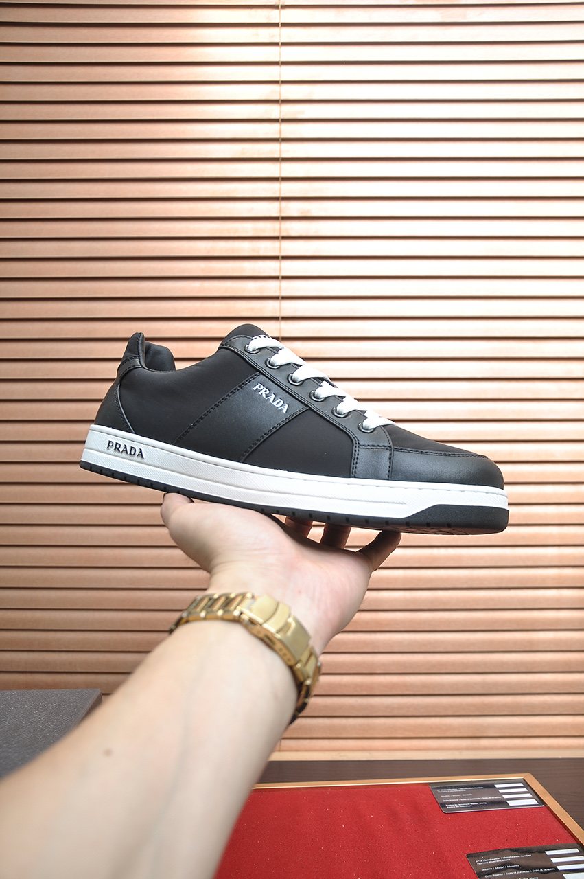 Prada Contrast Lace Low-Top Sneakers